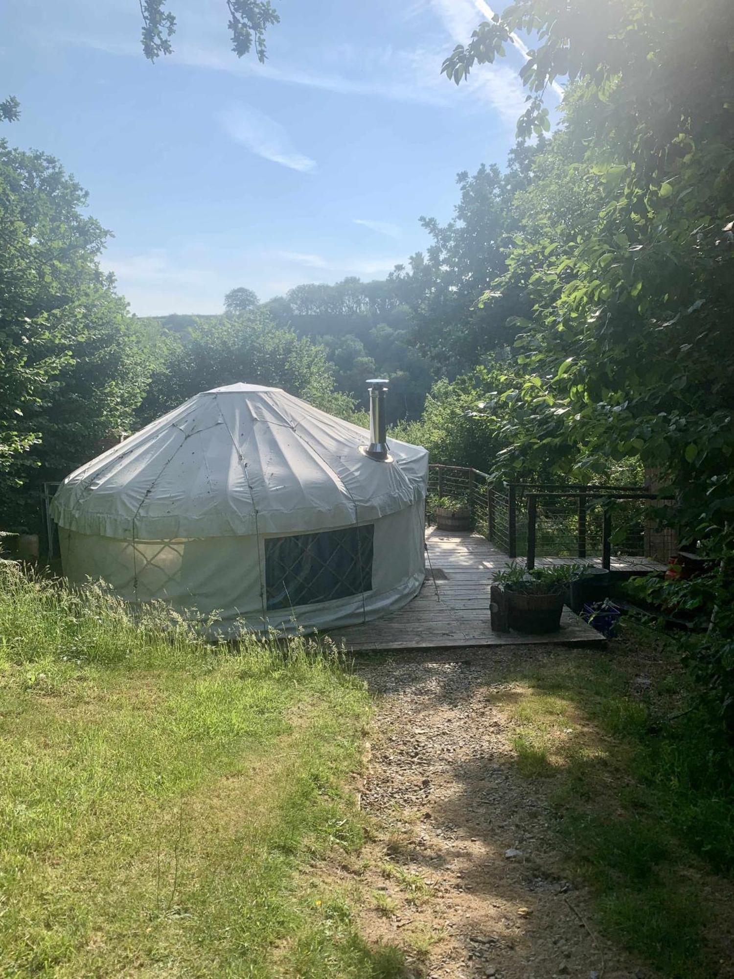 فندق Ceridwen Glamping, Double Decker Bus And Yurts Llandysul المظهر الخارجي الصورة