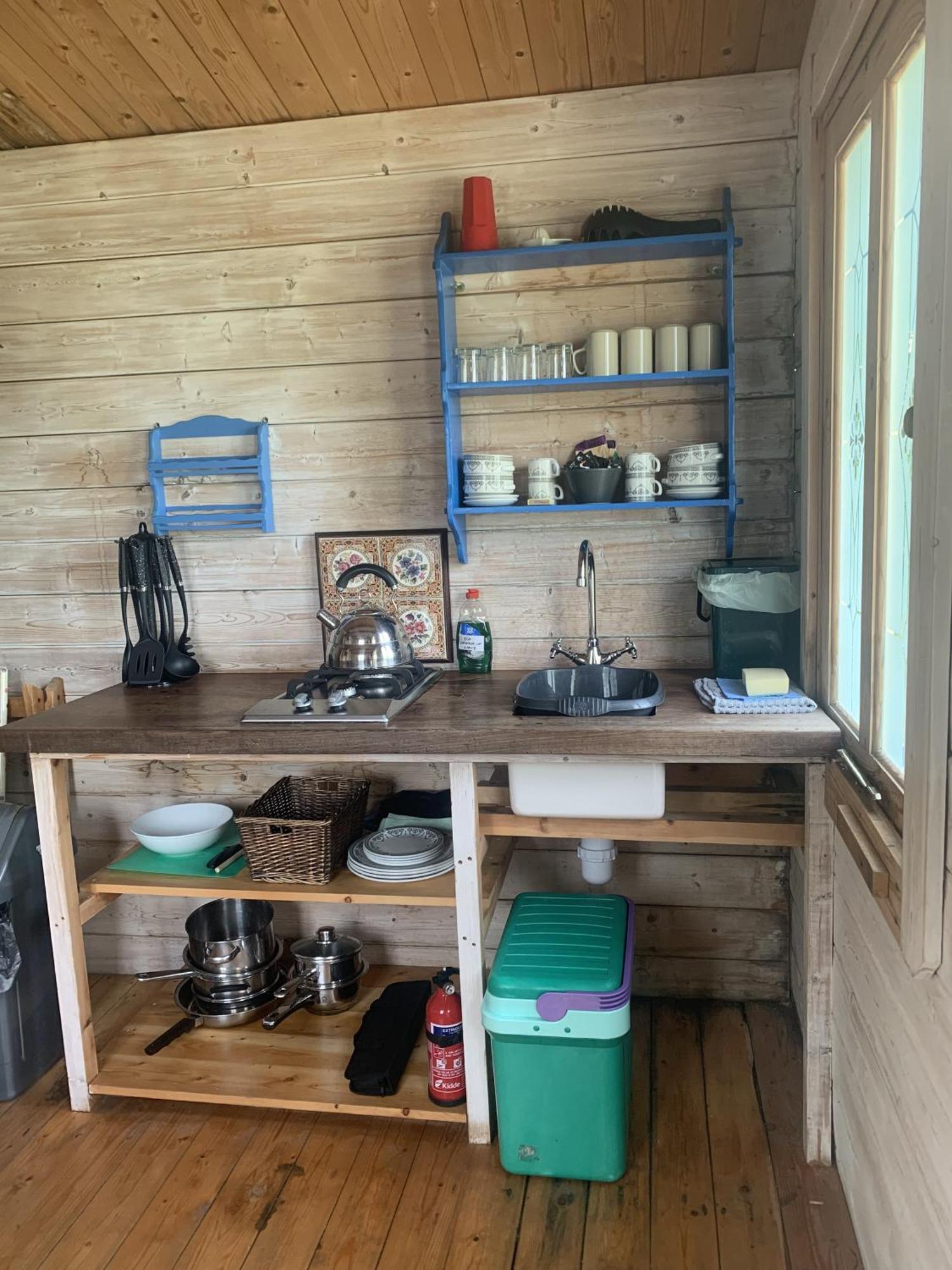 فندق Ceridwen Glamping, Double Decker Bus And Yurts Llandysul المظهر الخارجي الصورة