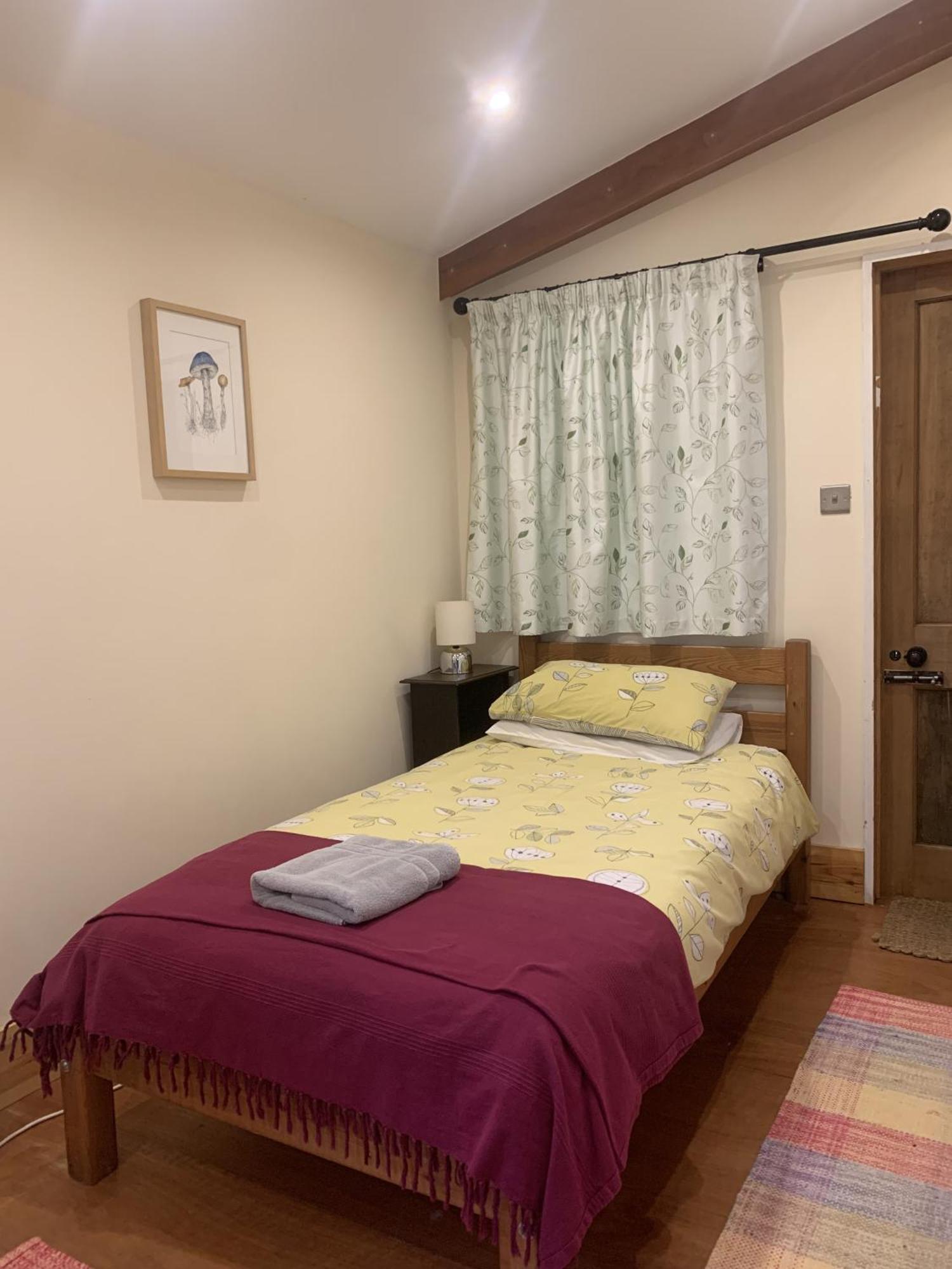 فندق Ceridwen Glamping, Double Decker Bus And Yurts Llandysul المظهر الخارجي الصورة