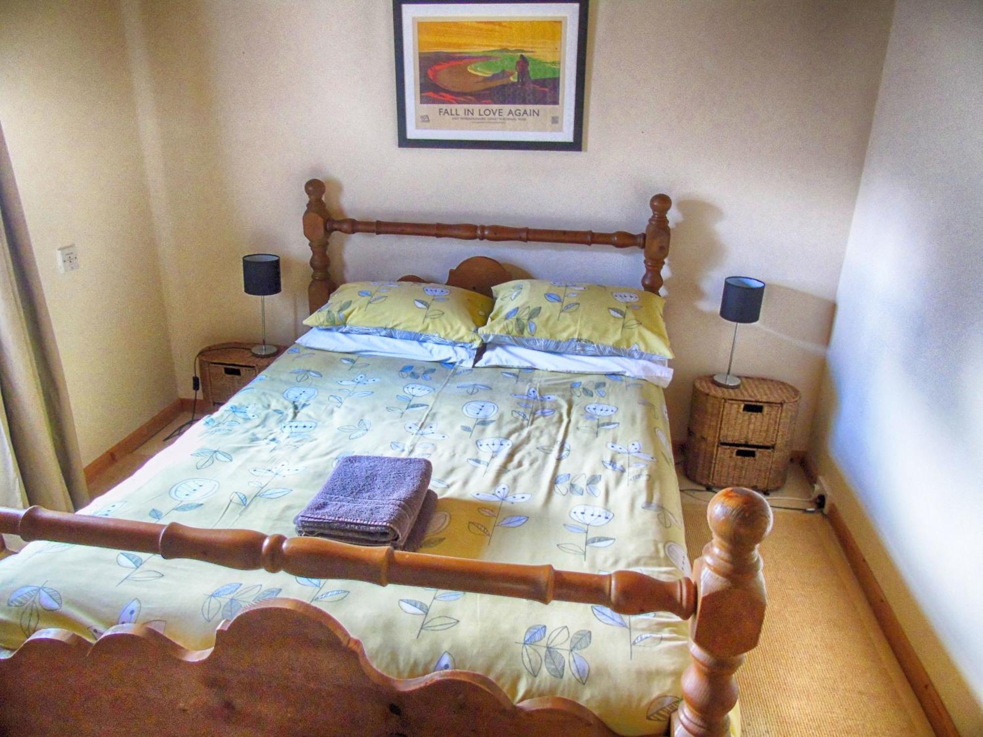 فندق Ceridwen Glamping, Double Decker Bus And Yurts Llandysul المظهر الخارجي الصورة