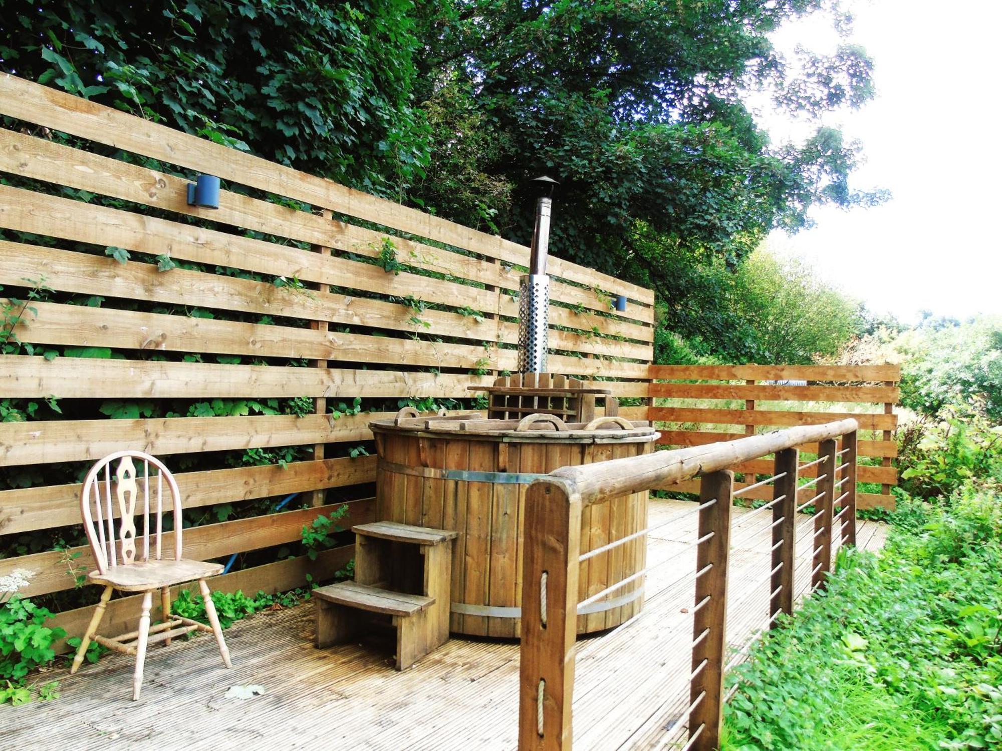 فندق Ceridwen Glamping, Double Decker Bus And Yurts Llandysul المظهر الخارجي الصورة