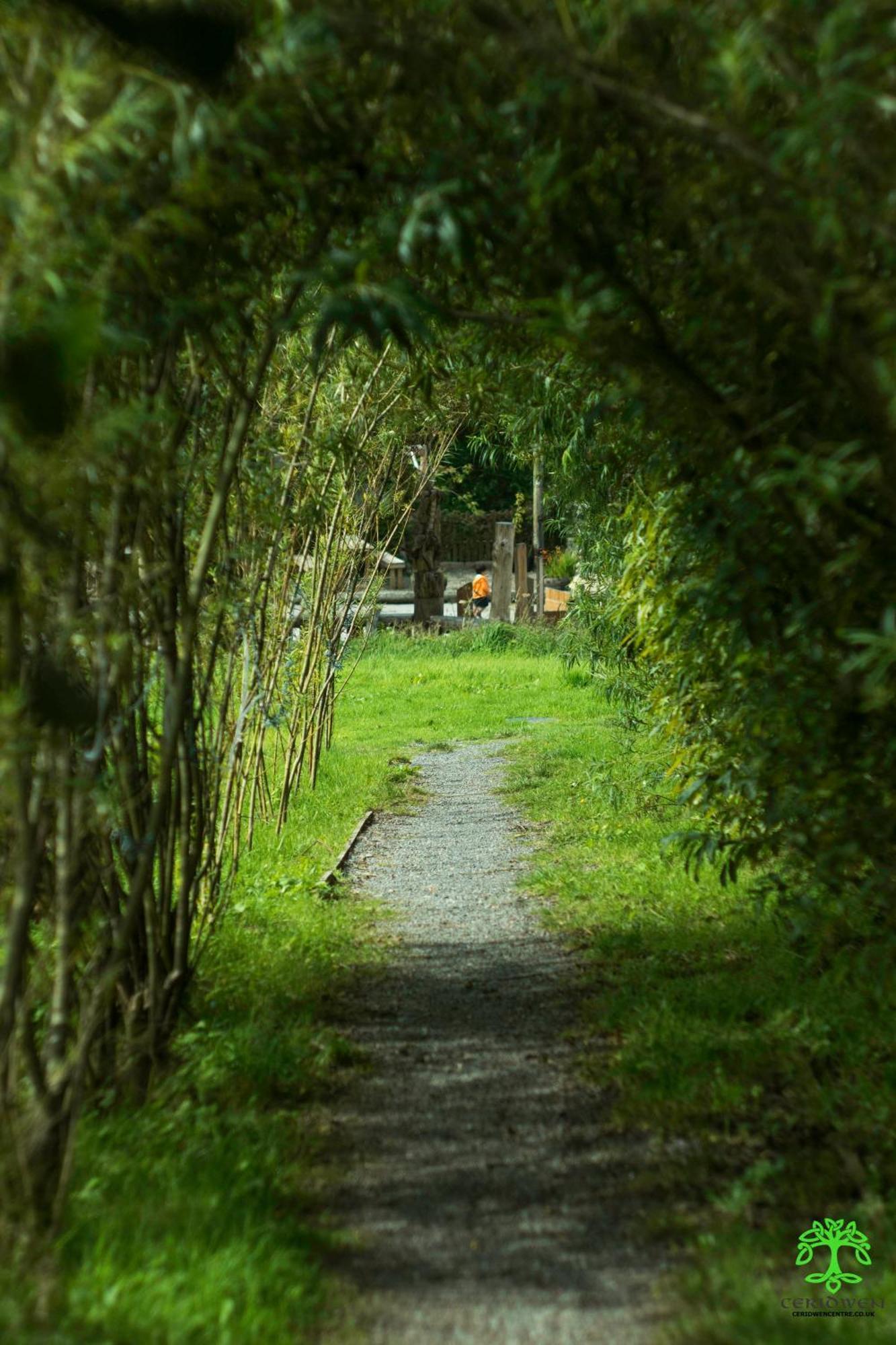 فندق Ceridwen Glamping, Double Decker Bus And Yurts Llandysul المظهر الخارجي الصورة